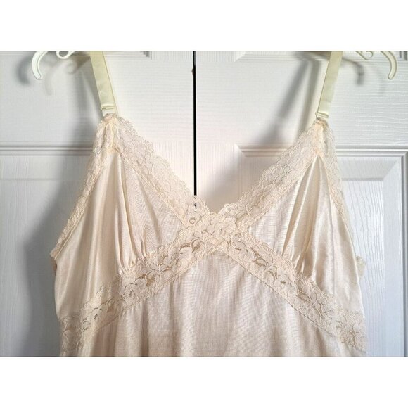 Vintage Bradley Women's Beige Nylon Slip Dress Adjustable Straps ILGWU - Picture 4 of 5